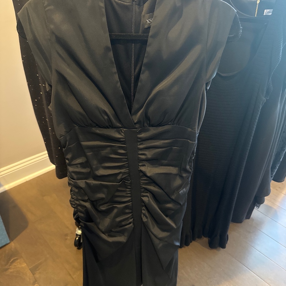 Gorgeous black semi stretch size 12 cocktail dress